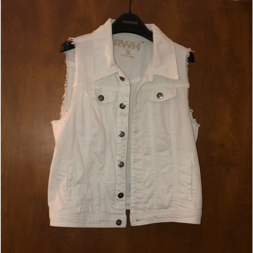 The Buckle RWH White Denim vest size M NWOT